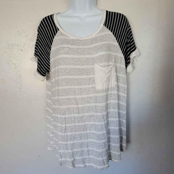 Hailey & Co. Grey White Stripe Blouse Short Sleeve Black Striped Ruffle Sleeves - Picture 1 of 6